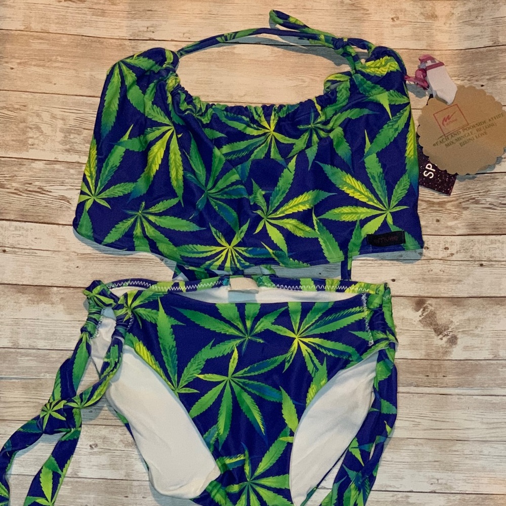 NWT sample bikini